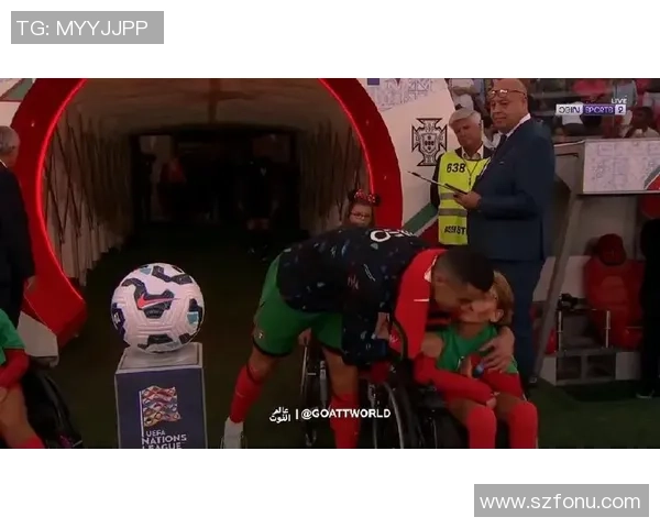 C罗采访时爆笑瞬间 赛场外的幽默与球场上的无敌反差