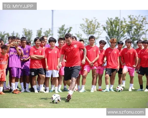 《中国足球球星绯闻风波揭秘:爱情与职业的碰撞》 《中国足球球星绯闻风波揭秘:爱情与职业的碰撞》